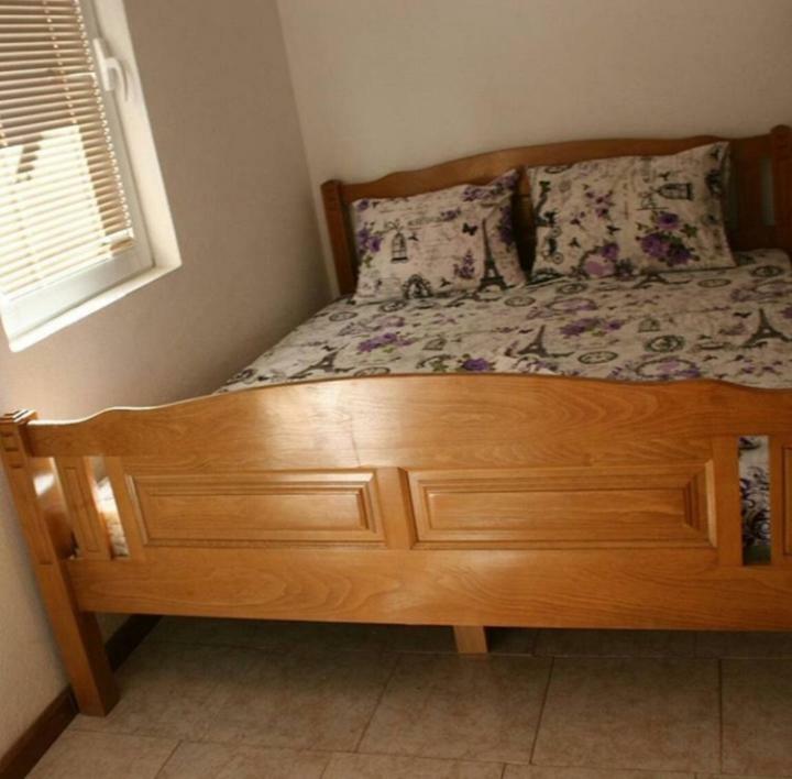Apartments Emerald Улцинь Екстер'єр фото