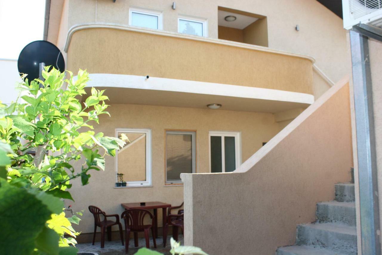Apartments Emerald Улцинь Екстер'єр фото